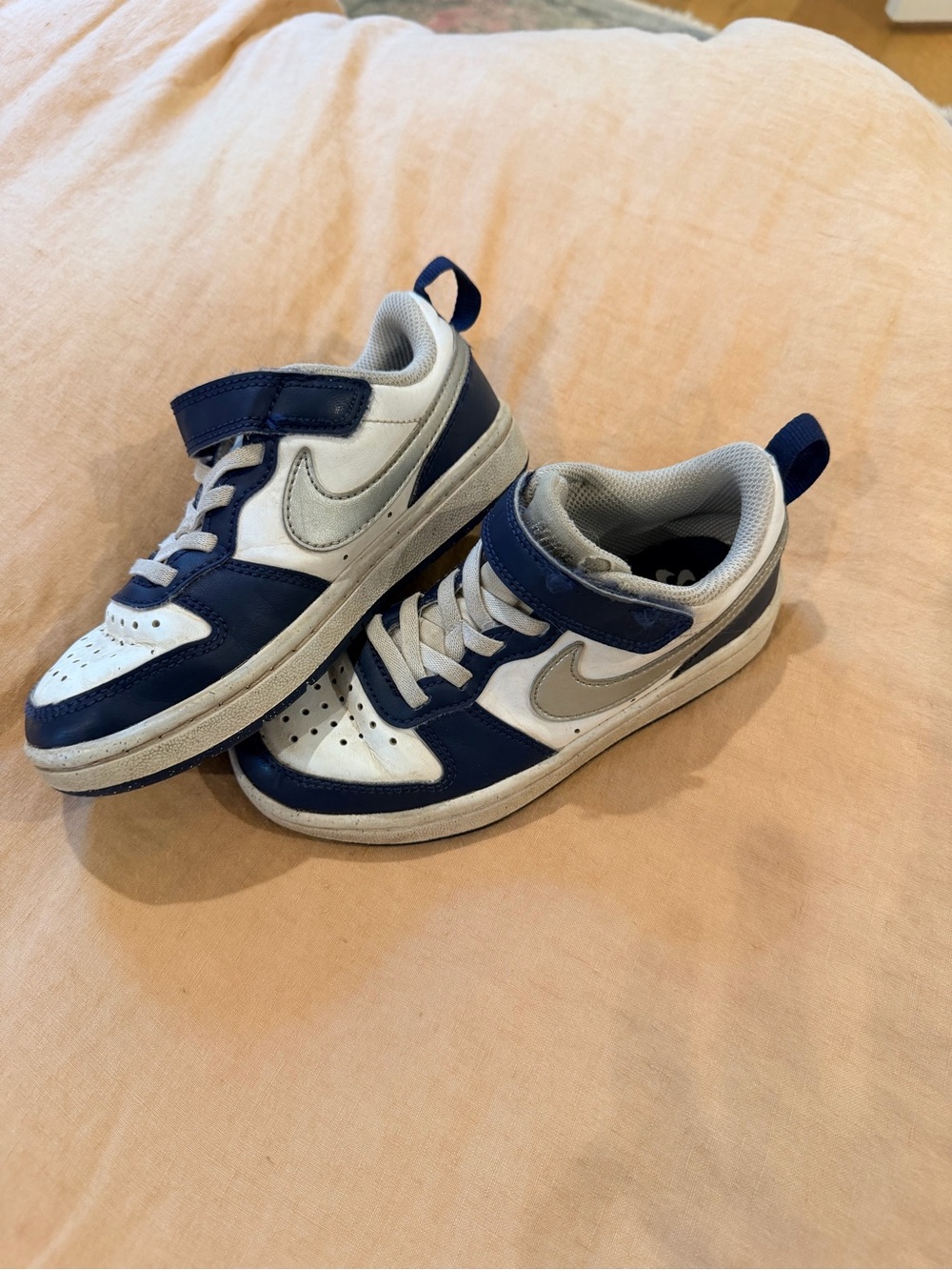 Nike Navy and White Kids Low-Top Sneakers with Hook-and-Loop Strap